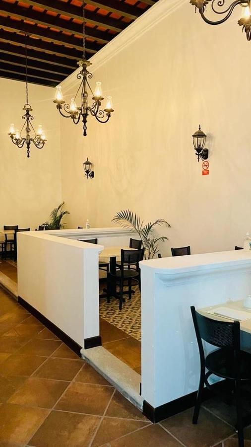 Hotel Posada El Arcangel Antigua Bagian luar foto