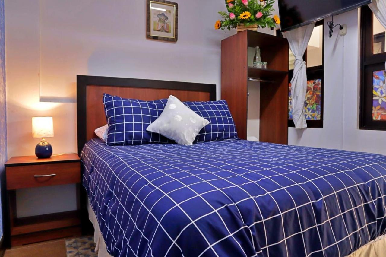 Hotel Posada El Arcangel Antigua Bagian luar foto