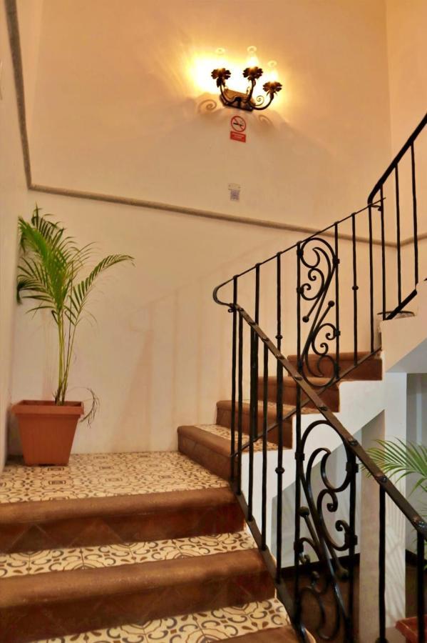 Hotel Posada El Arcangel Antigua Bagian luar foto