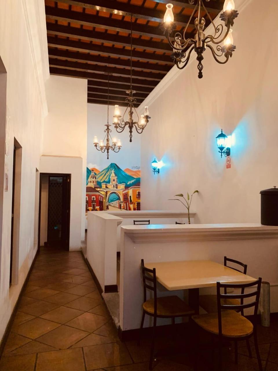 Hotel Posada El Arcangel Antigua Bagian luar foto