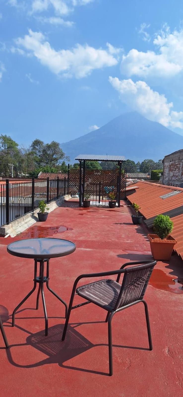 Hotel Posada El Arcangel Antigua Bagian luar foto