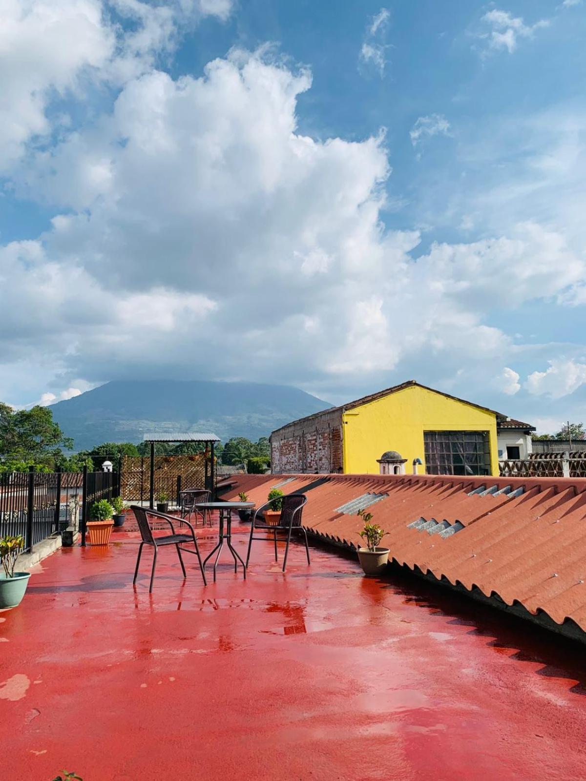 Hotel Posada El Arcangel Antigua Bagian luar foto