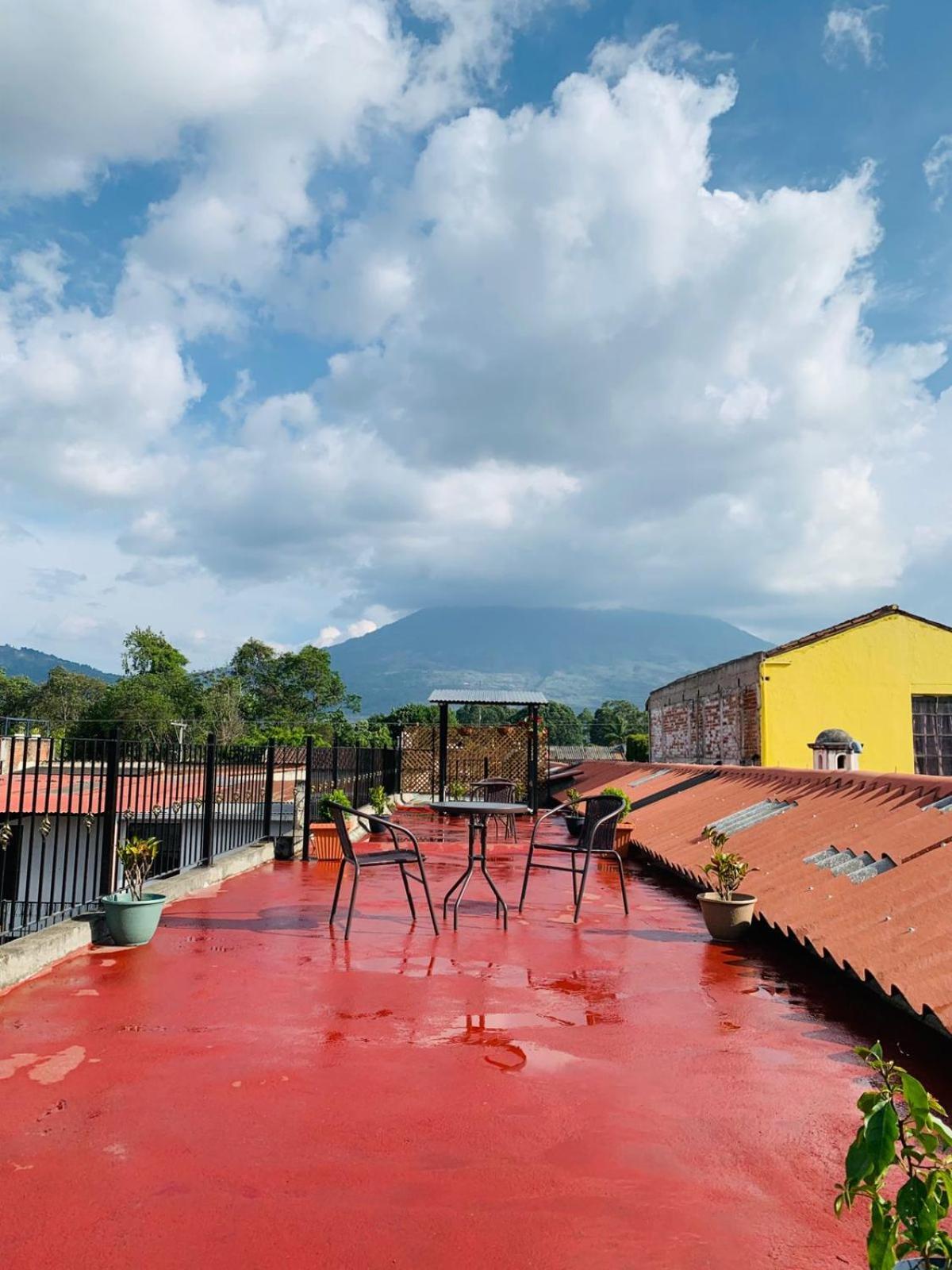 Hotel Posada El Arcangel Antigua Bagian luar foto